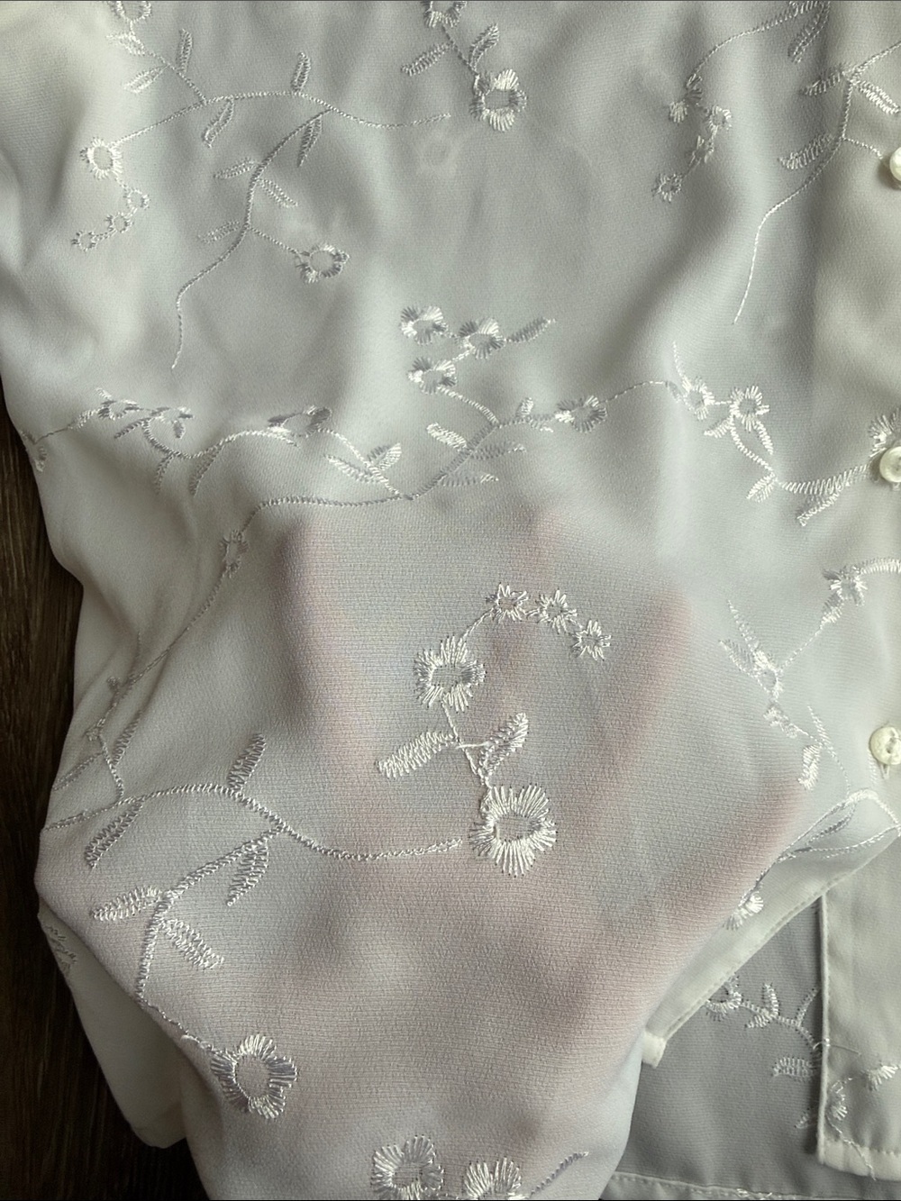 💥White Embroidered Sheer Button Front Blouse💥 - Picture 5 of 7